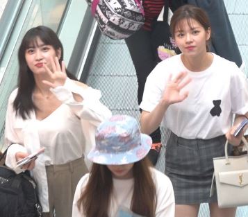 Twiceジョンヨンが空港で着用していた可愛いクマのシルエットtシャツ Tk Town 韓国芸能人着用韓国セレクトブランド情報